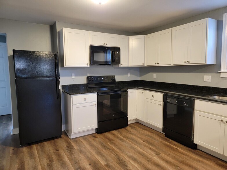 Building Photo - 232 Main St