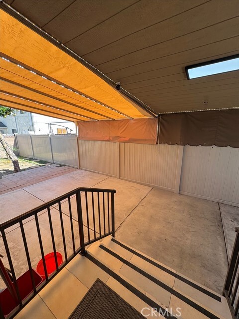 Building Photo - 12256 Vanowen St