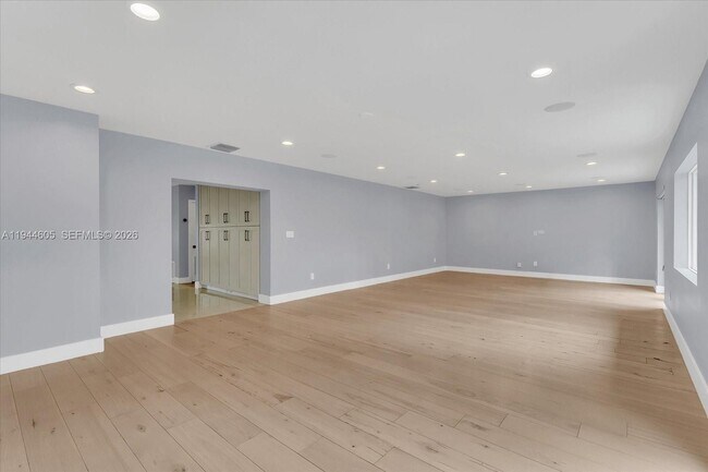 Building Photo - 10330 SW 51st St