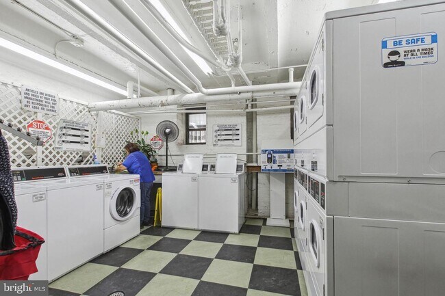 Building Photo - 1514 17th St NW