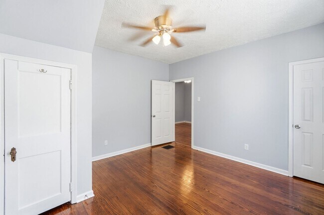 Building Photo - 413 Lockwood Ave