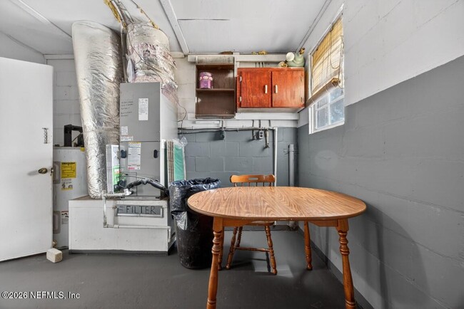 Building Photo - 8900 Crystal Springs Rd