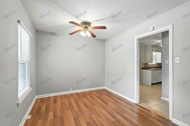 Building Photo - 1520 Hilltop Dr