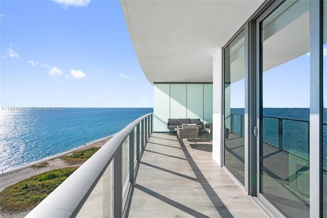 Building Photo - 1116 N Ocean Blvd