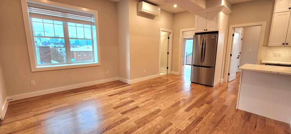 Building Photo - 58 Lubec St