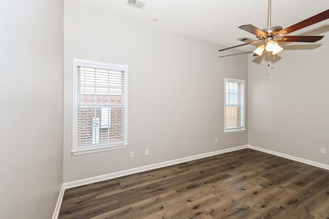 Building Photo - 1128 Averett Ln