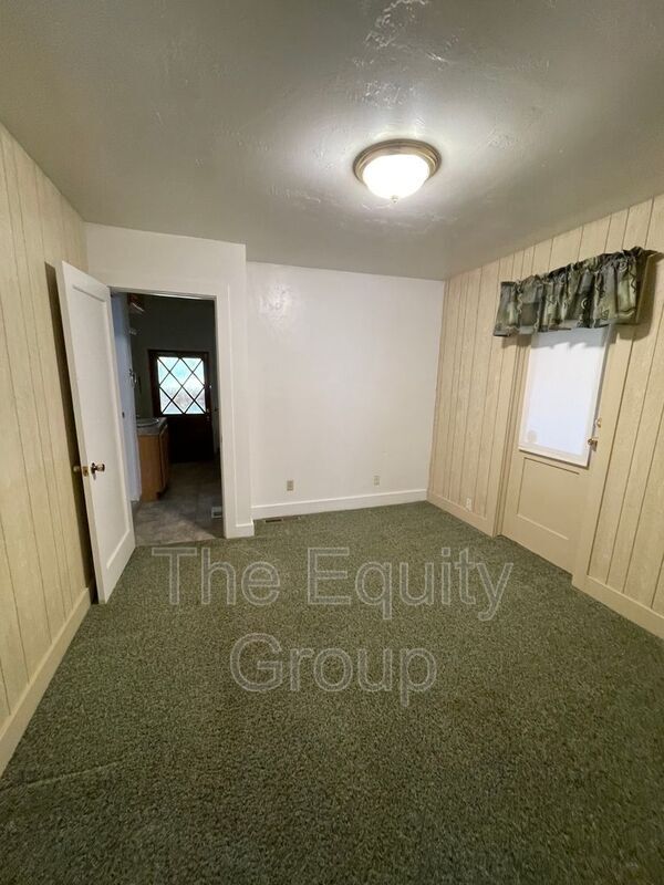 Building Photo - 14725 Hanford Armona Rd