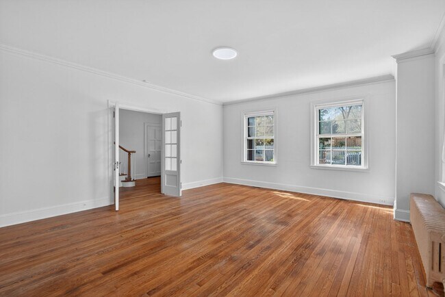 Building Photo - 1436 Acadia St