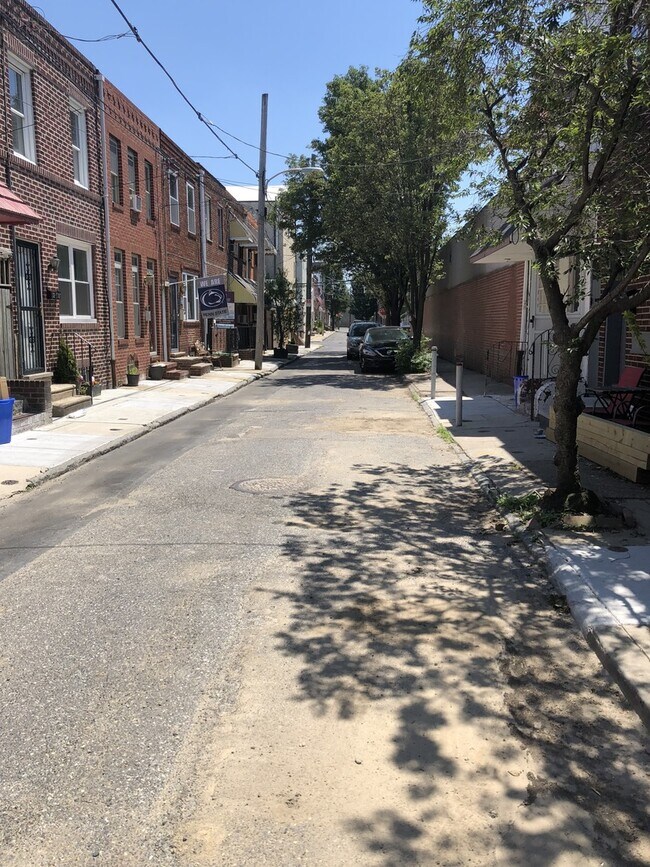 Building Photo - Well-maintained Passyunk Square 2 Bedroom Home! W/D! Yard!