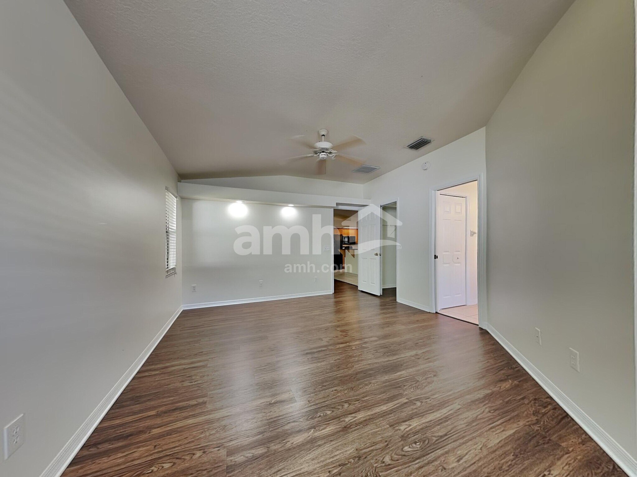 Building Photo - 234 Bryan Oak Ave