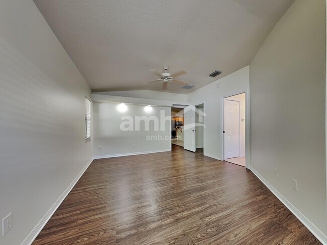 Building Photo - 234 Bryan Oak Ave