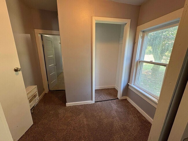 Building Photo - 314 W Mulberry Ave