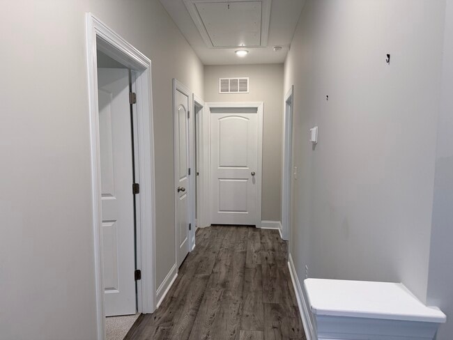 Building Photo - 57 Walnut Springs Dr