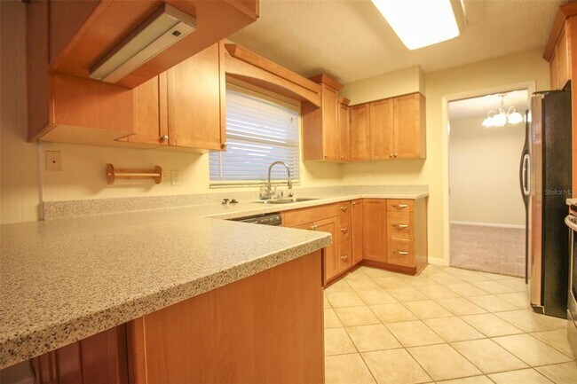 Building Photo - 2014 Charnes Dr