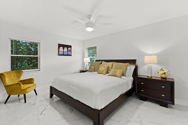 Building Photo - 5136 Beechwood Rd