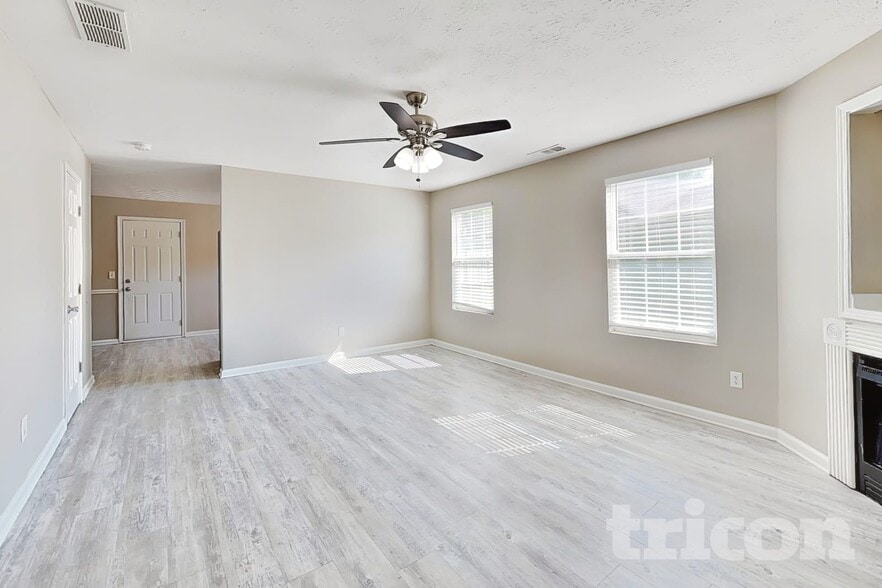 Building Photo - 517 Cathedral Dr