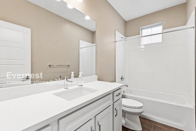 Building Photo - 8970 Southurst St
