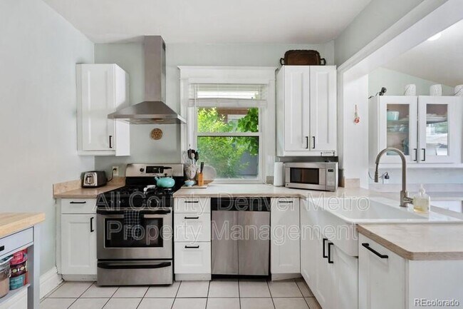 Building Photo - 1351 Garfield St