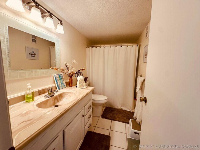 Building Photo - 225 S Tropical Trail