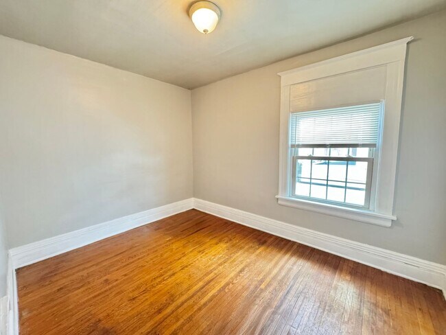 Building Photo - 278-280 Cedarwood Terrace