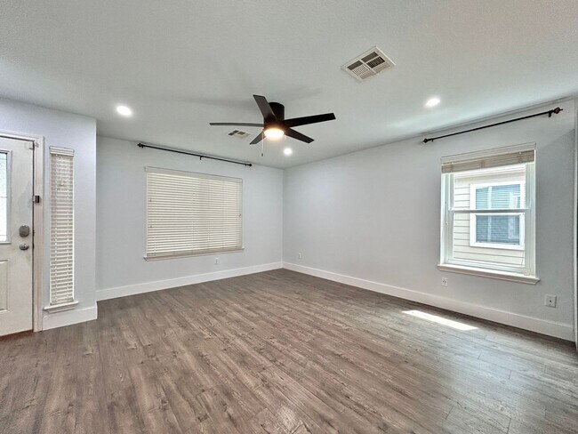 Building Photo - Modern 3/BR 2.5/BA Home with Patio & Balcony