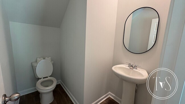 Building Photo - RATE DROP ALERT (was $2240/month) and FALL...