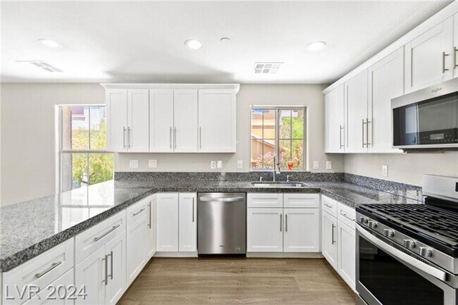 Building Photo - Completely Upgraded 3BD/2.5BA Home in Centennial Hills | Available 8/1