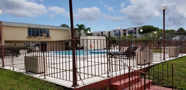 Building Photo - 9441 SW 4th St