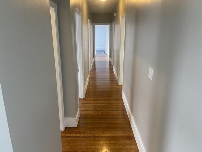 Building Photo - 148 George St