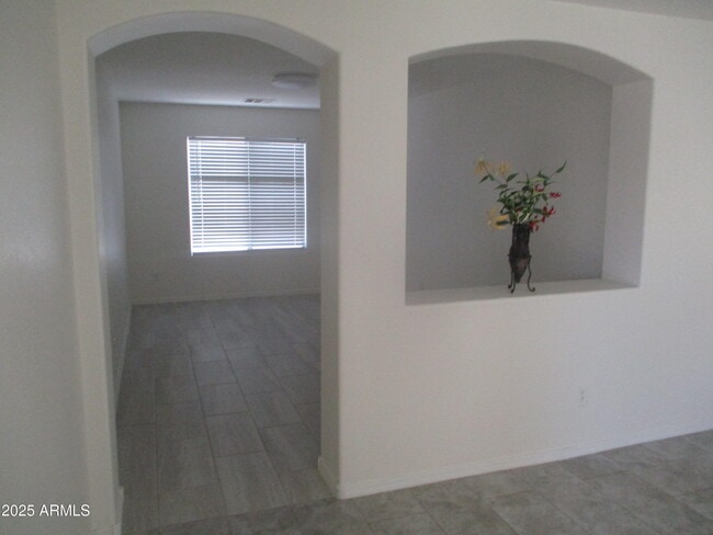 Building Photo - 46129 W Barbara Ln