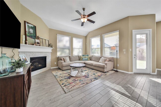 Building Photo - 120 Buckeye Dr