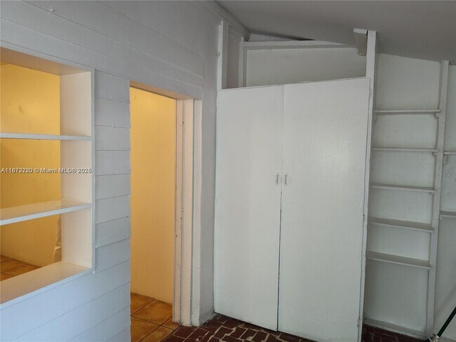 Building Photo - 11342 Peachtree Dr
