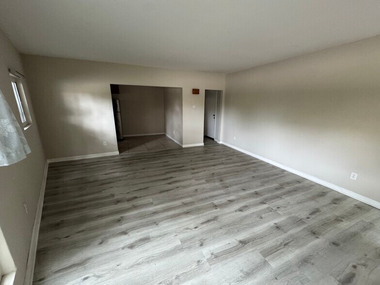 Building Photo - 5401 W Olympic Blvd