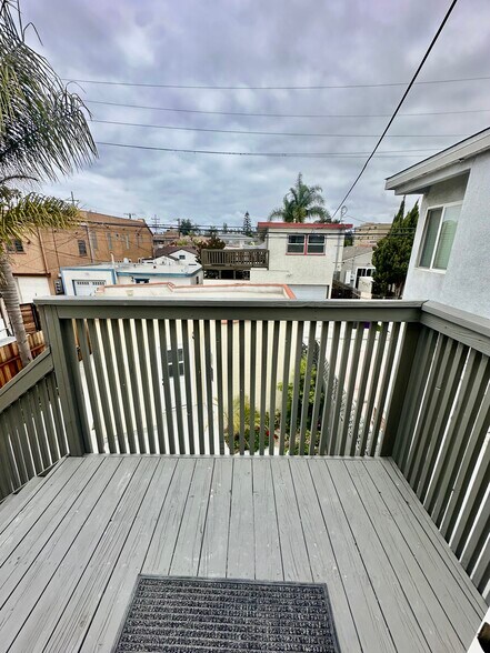 Building Photo - 211 Corona Ave