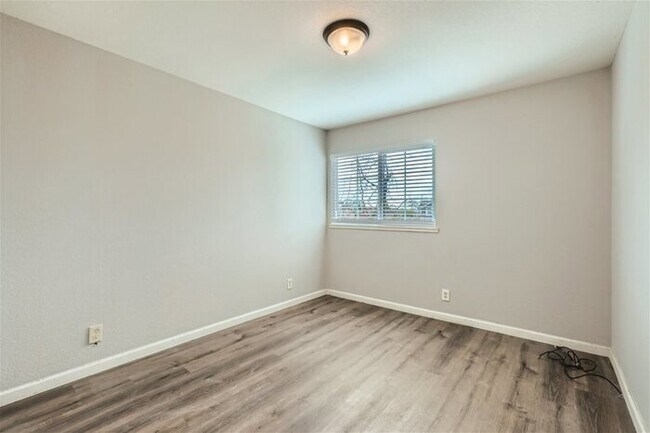 Building Photo - 4123 Pebble Oaks Ct, Antelope, CA, 95843