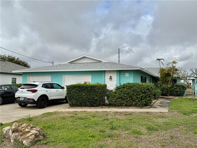 Building Photo - 3032 SE Santa Barbara Pl