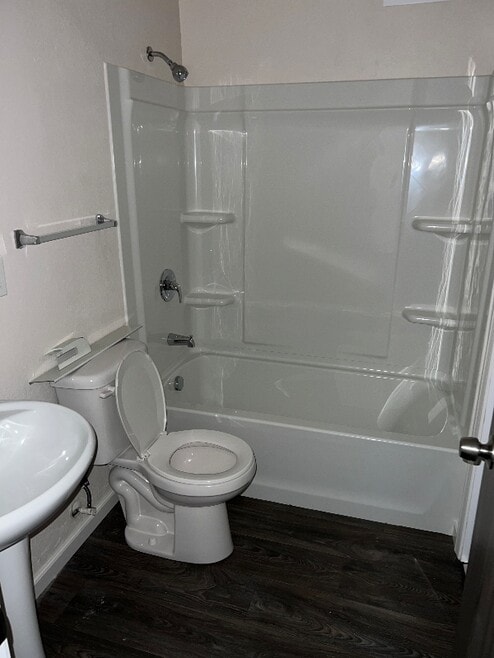 Building Photo - 2919 W Wisconsin Ave