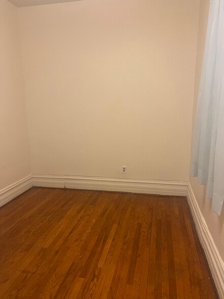 Building Photo - 2345 W 24th Pl