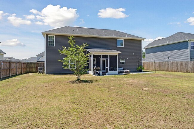Building Photo - AVAILABLE OCTOBER 2025 [PET FRIENDLY]