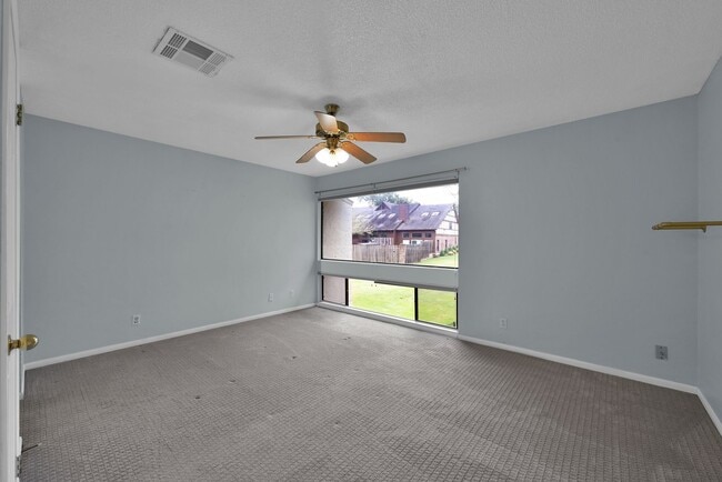 Building Photo - 12247 Trail Hollow Dr