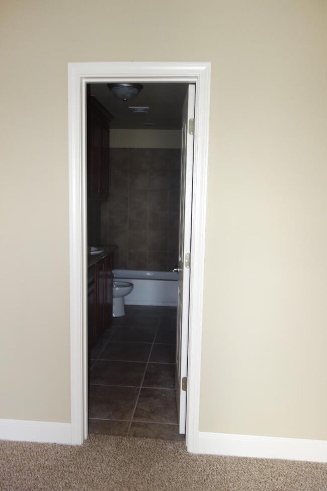 Building Photo - 7306 City View Dr