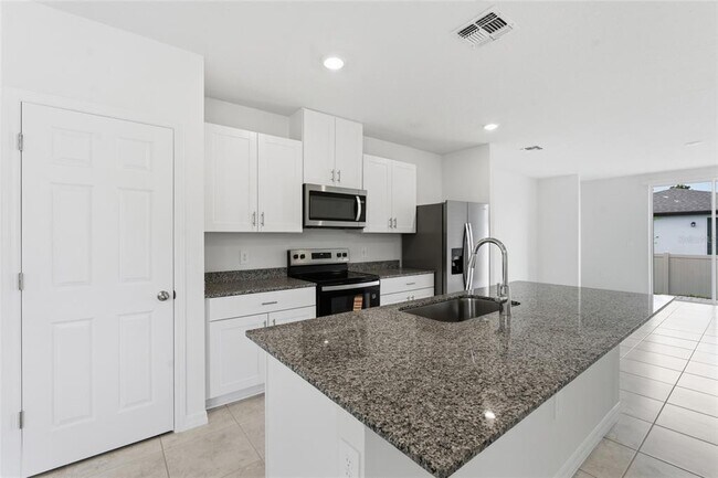 Building Photo - 3912 Giorgio Dr