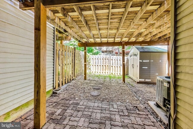 Building Photo - 5 Drumcastle Ct