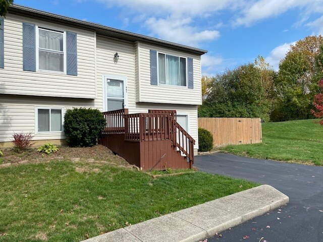 Building Photo - 942 Pebblelane Dr