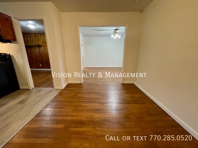 Building Photo - 6328 Oakview Ln