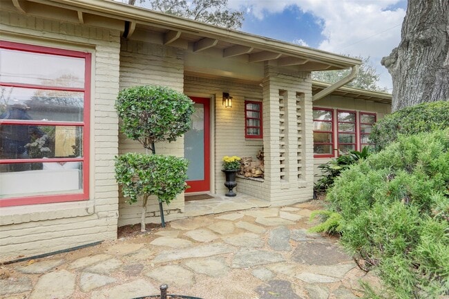 Building Photo - 1802 Lexington St