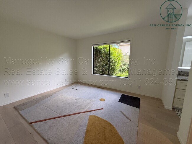 Building Photo - Newly Remodeled Spacious Three Bedroom Quail Lodge Home