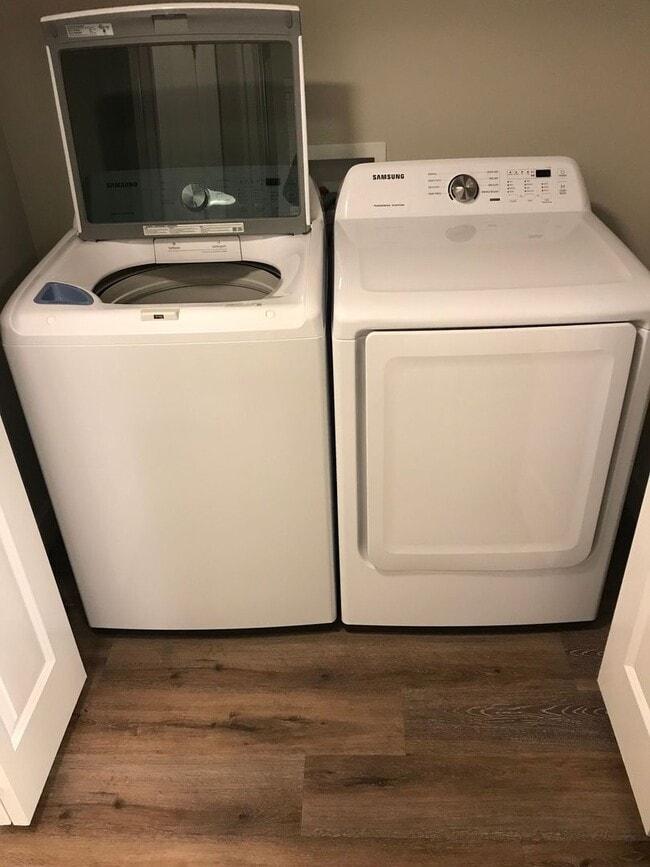 Building Photo - Newer Construction with High End Finishes