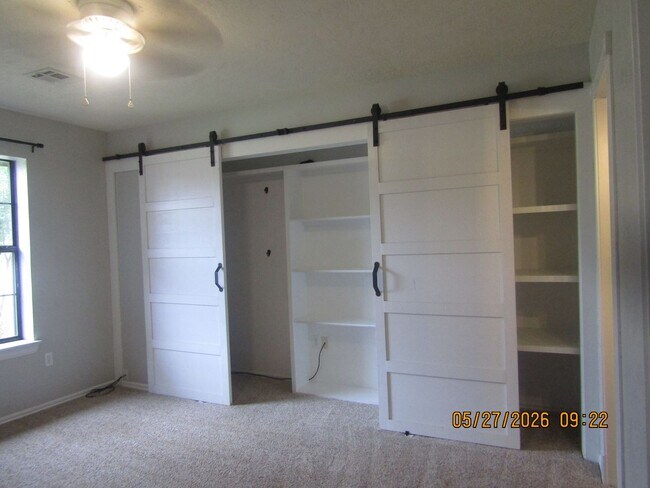 Building Photo - Beautiful 4-bedroom home located in the Heritage Hills Area!
