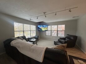 Building Photo - 59 W Lincoln St